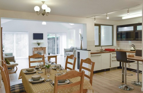 Whitestake Cottage | 2 bedroom accommodation in Hesketh Bank, near Southport