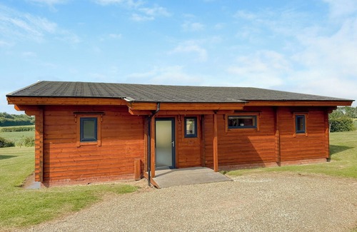Hollym Ski Chalet | 2 bedroom accommodation in Withernsea