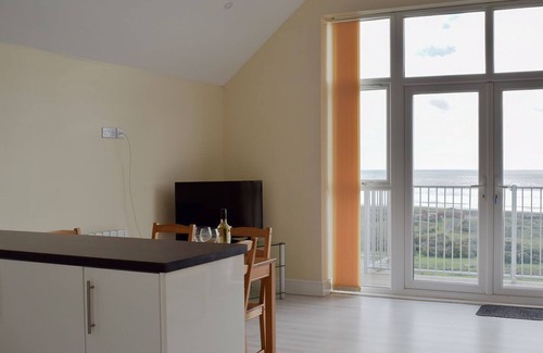 Pendine Cottage | 2 bedroom accommodation in Pendine, near Laugharne