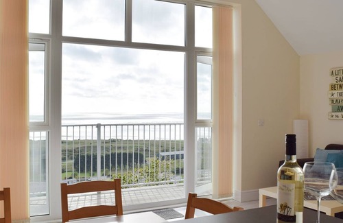 Pendine Cottage | 2 bedroom accommodation in Pendine, near Laugharne