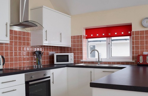 Pendine Cottage | 2 bedroom accommodation in Pendine, near Laugharne