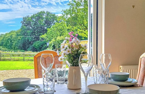 Lingfield Cottage | 2 bedroom accommodation in Lingfield