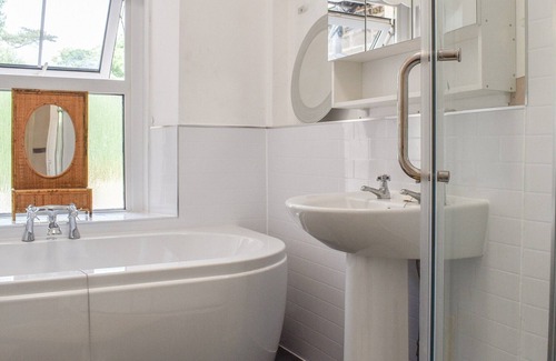 Westward Ho Cottage | 2 bedroom accommodation in Northam, near Westward Ho!