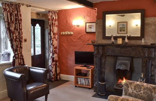 Meltham Cottage | 2 bedroom accommodation in Meltham, near Holmfirth