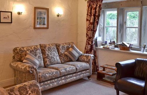 Meltham Cottage | 2 bedroom accommodation in Meltham, near Holmfirth