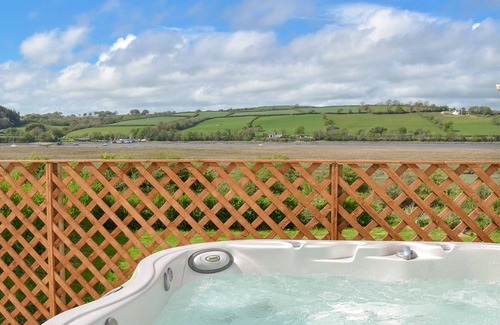 Ferryside Cottage | 2 bedroom accommodation in Ferryside, near Carmarthen