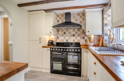 Amroth Cottage | 2 bedroom accommodation in Stepaside, near Saundersfoot