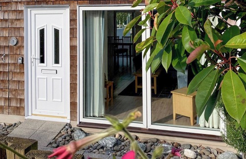 Yarmouth Cottage | 2 bedroom accommodation in Norton, near Yarmouth