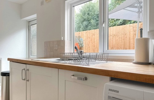 Taff's Well Cottage | 2 bedroom accommodation in Taff&rsquo;s Well, near Cardiff