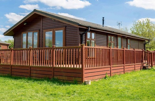 Yaxham Cabin | 2 bedroom accommodation in Yaxham, Dereham