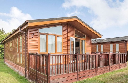 Yaxham Cabin | 2 bedroom accommodation in Yaxham, Dereham