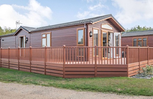 Yaxham Cabin | 2 bedroom accommodation in Yaxham, Dereham