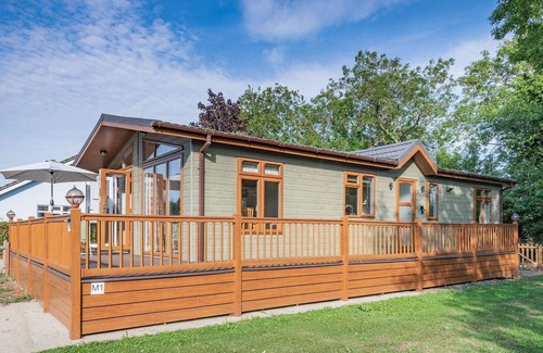 Yaxham Cabin | 2 bedroom accommodation in Yaxham, Dereham