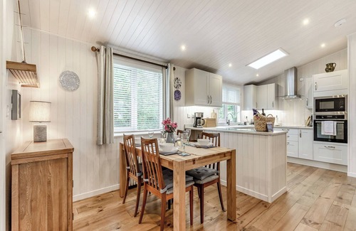 Hundall Cottage | 2 bedroom accommodation in Mercia Marina, near Derby