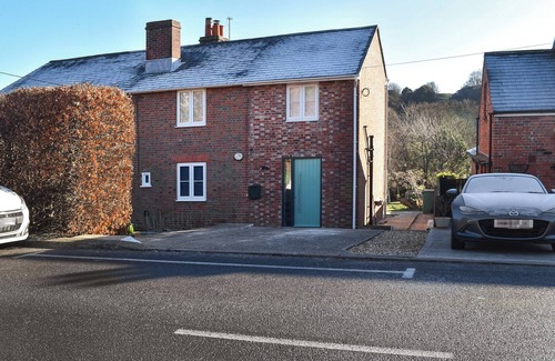Newport Cottage | 2 bedroom accommodation in Carisbrooke, Near Newport