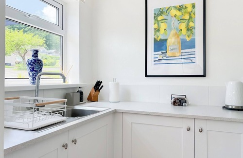 Oxwich Cottage | 2 bedroom accommodation in Swansea, near Gower Peninsula