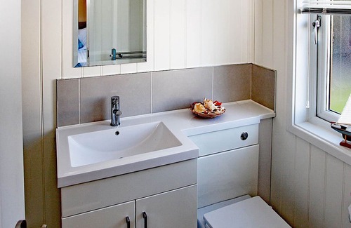 Wisbech Ski Chalet | 2 bedroom accommodation in Wisbech