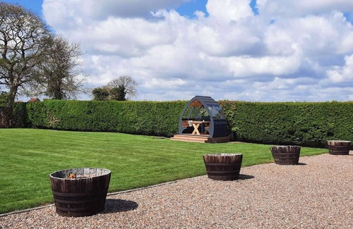 Alford House | 2 bedroom accommodation in Mumby, near Anderby Creek