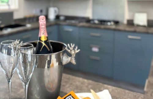Leedstown Ski Chalet | 2 bedroom accommodation in Hayle