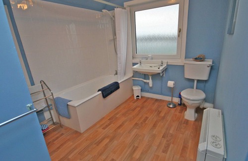 Lairg Cottage | 2 bedroom accommodation in Tongue, Sutherland