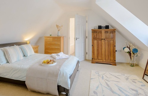 Lincoln Cottage | 2 bedroom accommodation in Burton Water, Lincoln
