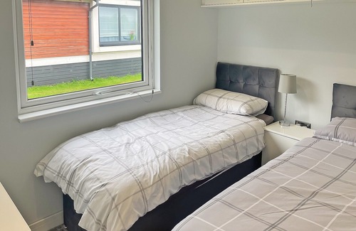 Llansantffraed Cabin | 2 bedroom accommodation in Llanon