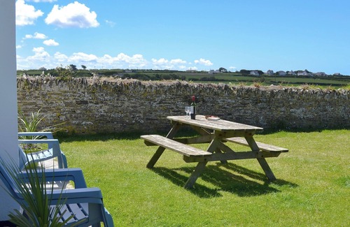 Padstow Cottage | 2 bedroom accommodation in Harlyn Bay, near Padstow