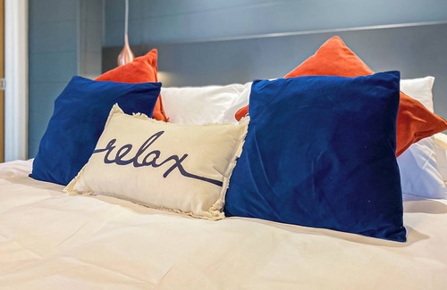 St. Florence Cabin | 2 bedroom accommodation in St Florence, Tenby