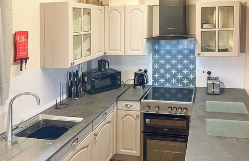 Truro Cottage | 2 bedroom accommodation in Penmount, near Truro