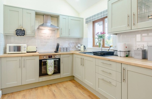 Great Hatfield Cottage | 2 bedroom accommodation in Great Hatfield, near Hornsea