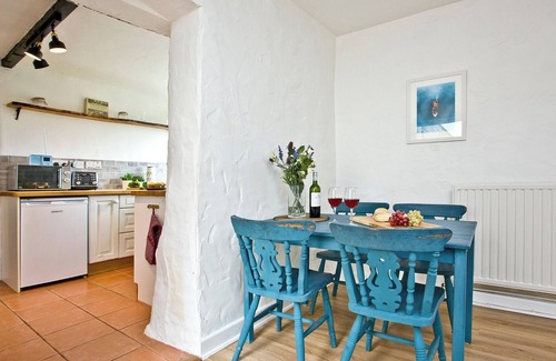 Looe Cottage | 2 bedroom accommodation in St Martin, near Looe