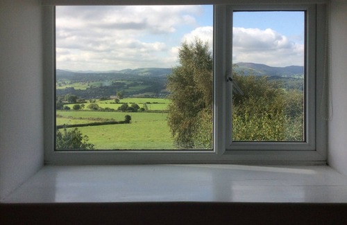 Mold Cottage | 2 bedroom accommodation in Rhosesmor, near Mold