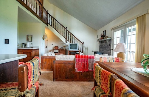 Davis House | 2 bedroom accommodation in Davis