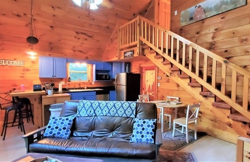 Luray Cabin | 2 bedroom accommodation in Luray