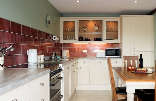 Hele Cottage | 2 bedroom accommodation in Muddiford, near Barnstaple