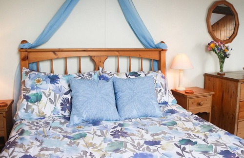 Hele Cottage | 2 bedroom accommodation in Muddiford, near Barnstaple
