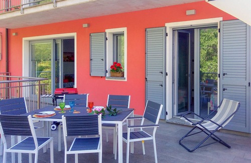 Dubino Apartment | 2 bedroom accommodation in Dubino