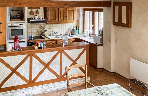 Janville House | 2 bedroom amazing home in Janville