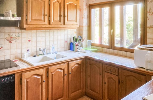 Janville House | 2 bedroom amazing home in Janville