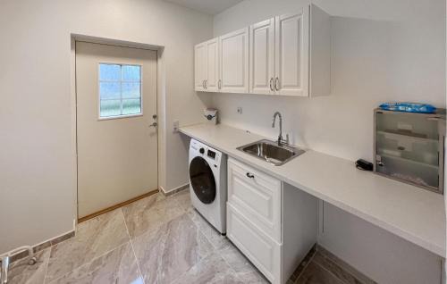 Fylsta House | 2 Bedroom Amazing Home In Kumla