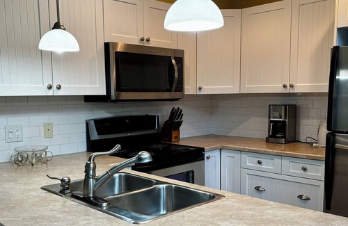 Central Okanagan House | 2 Bedroom and Loft Cottage on Lake Okanagan!