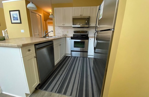 Central Okanagan House | 2 Bedroom and Loft Cottage on Lake Okanagan!