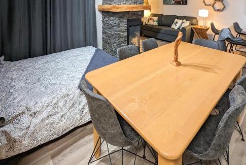 East Kootenay Apartment | 2 Bedroom and Wall Bed Mountain Getaway Ski In Ski Out Condo with Hot Pools Sleeps 8