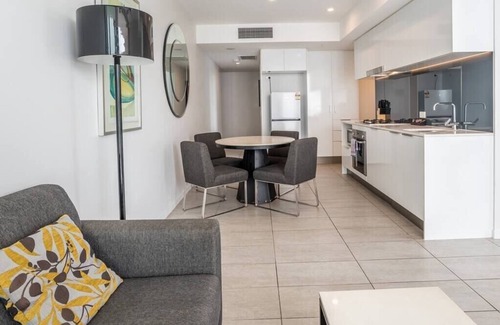 Fortitude Valley Apartment | 2 Bedroom Apartment with Parking, Pool, Gym