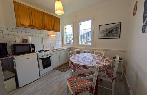 Areches Ski Chalet | 2-bedroom apartment, 5 guests, village center with parking