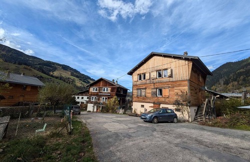 Areches Ski Chalet | 2-bedroom apartment, 5 guests, village center with parking