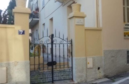 Beaulieu-sur-Mer Apartment | 2 bedroom apartment with Air Conditioning, pretty private garden.