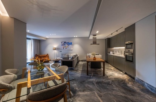 New Cairo House | 2-Bedroom Apart with Garden Views & Pool Access GF