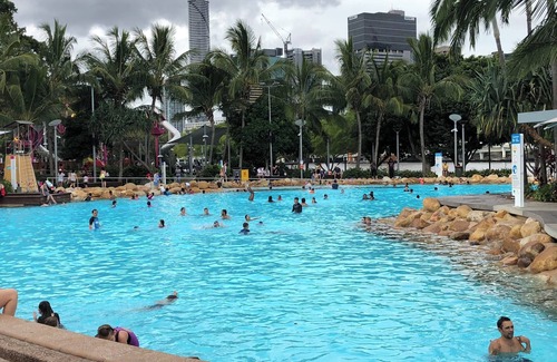 South Brisbane Apartment | 2-Bedroom Apartment with Pool in South Brisbane
