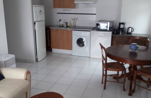 Gujan-Mestras Apartment | 2-bedroom apartment close to port, beach, stores, train station